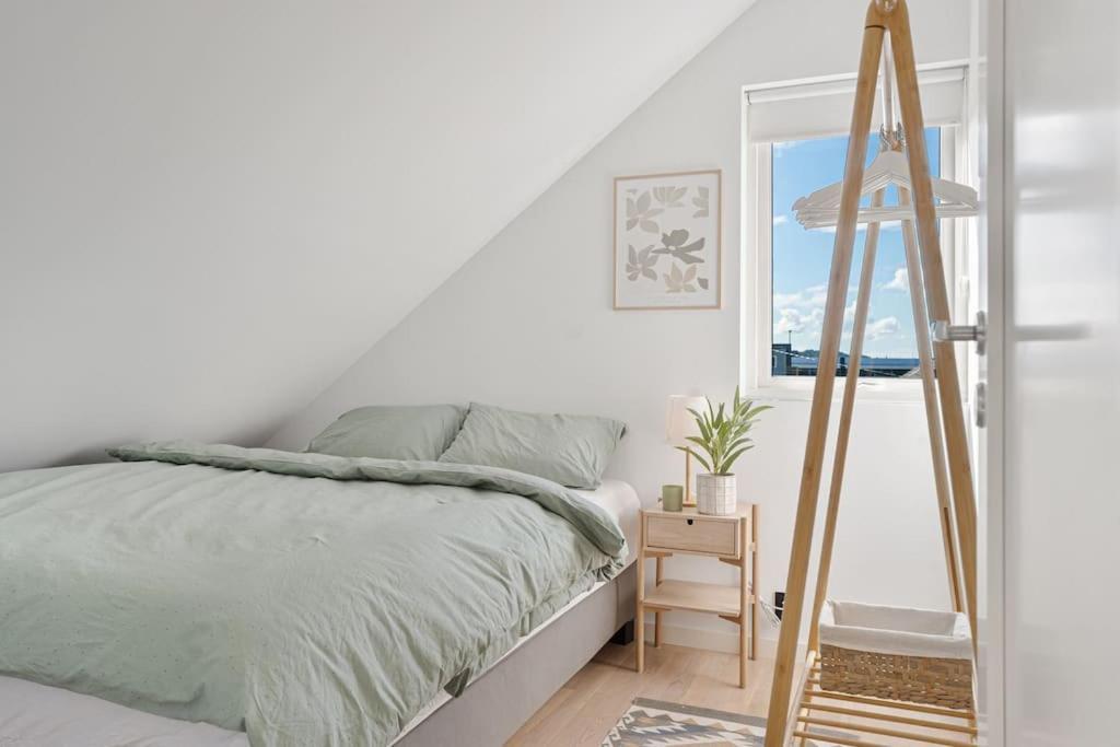Great And Modern With Wifi And New Furniture Apartment